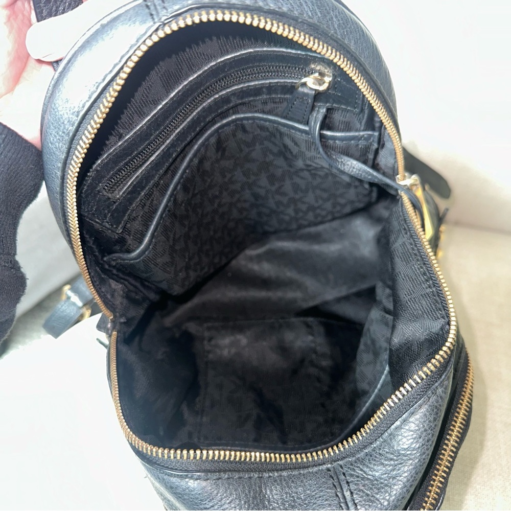 Michael Kors Rhea backpack - Picture 3 of 6